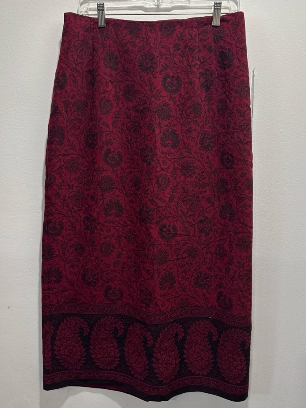 NWT Briggs Women’s Red Paisley Midi Skirt